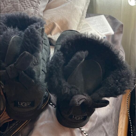 UGG Womens Black Mini Bailey Bow corduroy Boots 9 - Picture 8 of 10